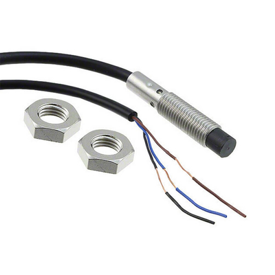 E2B-M18KN16-WZ-B1 2M OMS 인덕티브 근접 센서로 생산을 업그레이드하십시오.